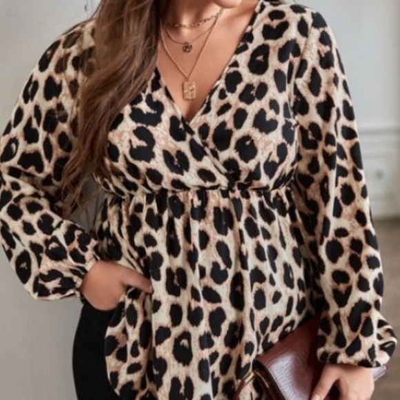 Boho leopard print surplice neck blouse - Picture 4 of 4